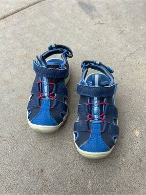 Cat snd Jack Toddler Closed-Toe Sandals